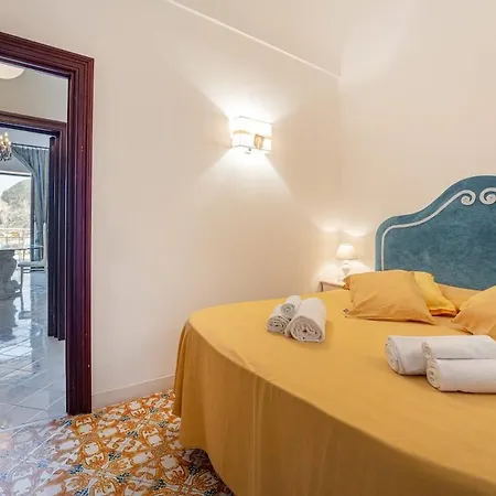 Apartment 4 Colonne,