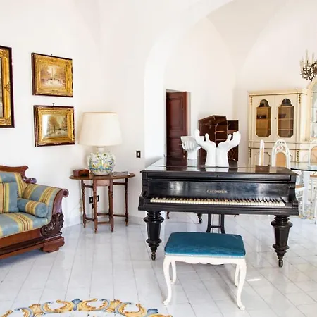 4 Colonne, Apartment *