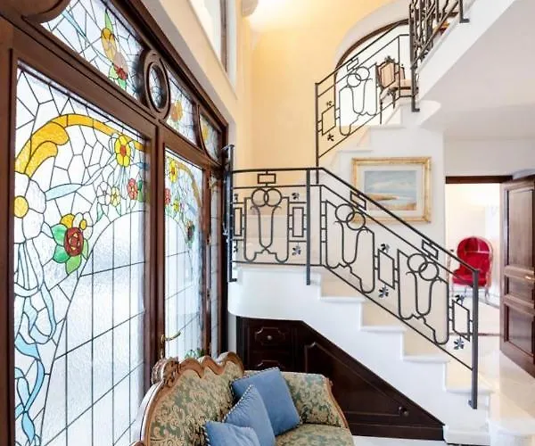 4 Colonne, קאפרי