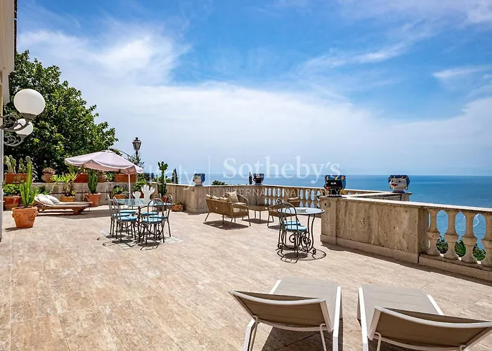 4 Colonne, Apartament